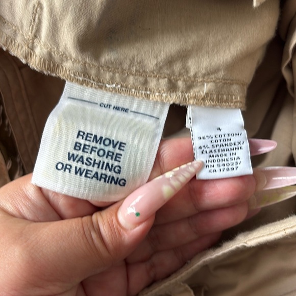 Old Navy Women’s Flared Khaki Pants - Picture 4 of 4